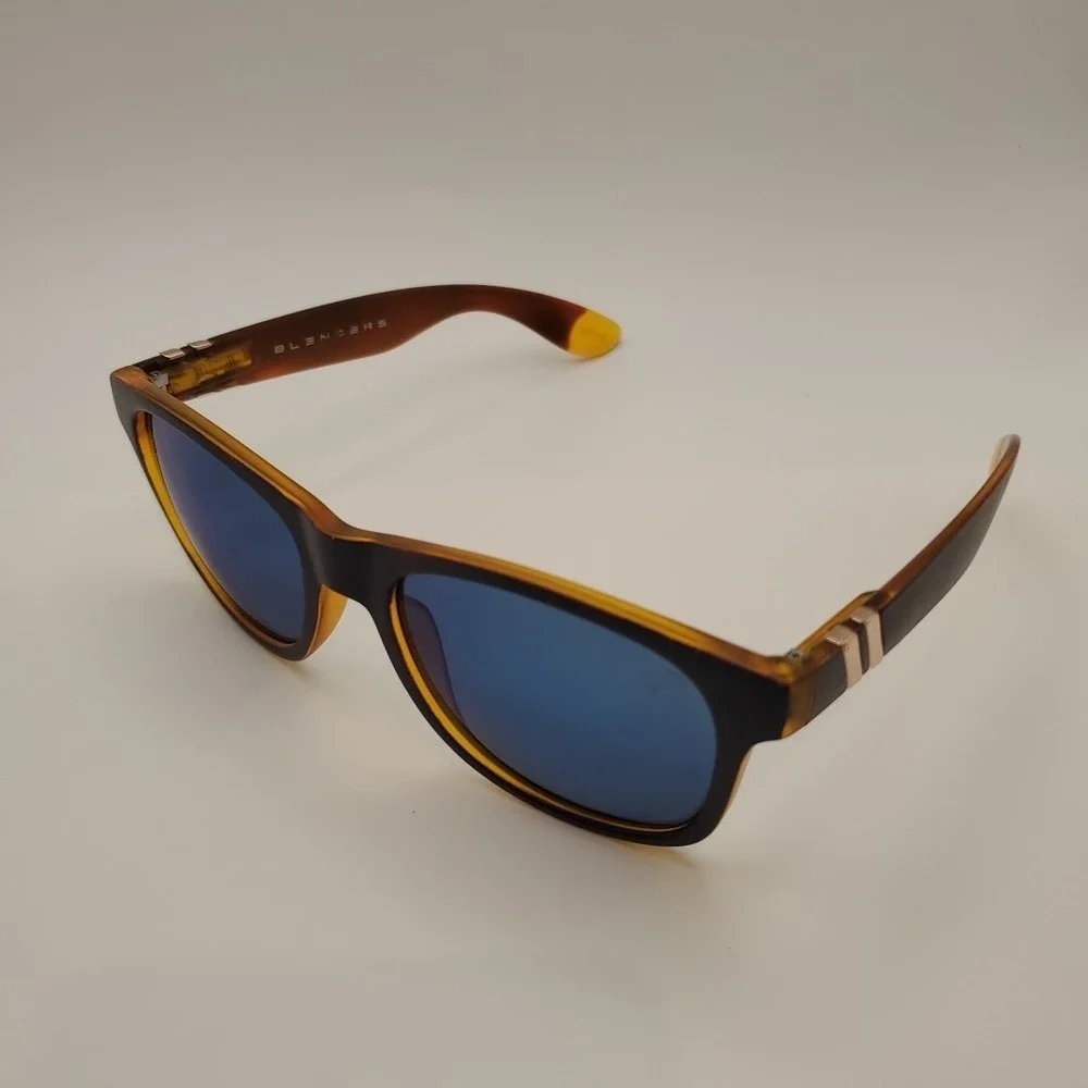Blenders X Blue Moon Limited Edition Polarized Sunglasses Promo EUC